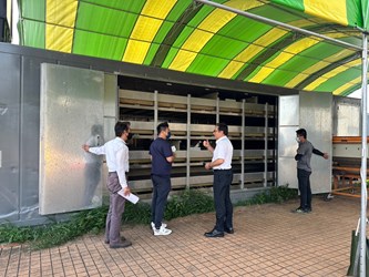 Director Fan Shih-i visited the Wenshan Water Resource Recovery Center to inspect the biological treatment of sludge using black soldier fly automated breeding technology.