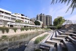 透過塊石護岸-污水截流-營造綠化空間及串聯人行動線-讓乾涸已久的河道重獲生命與活力