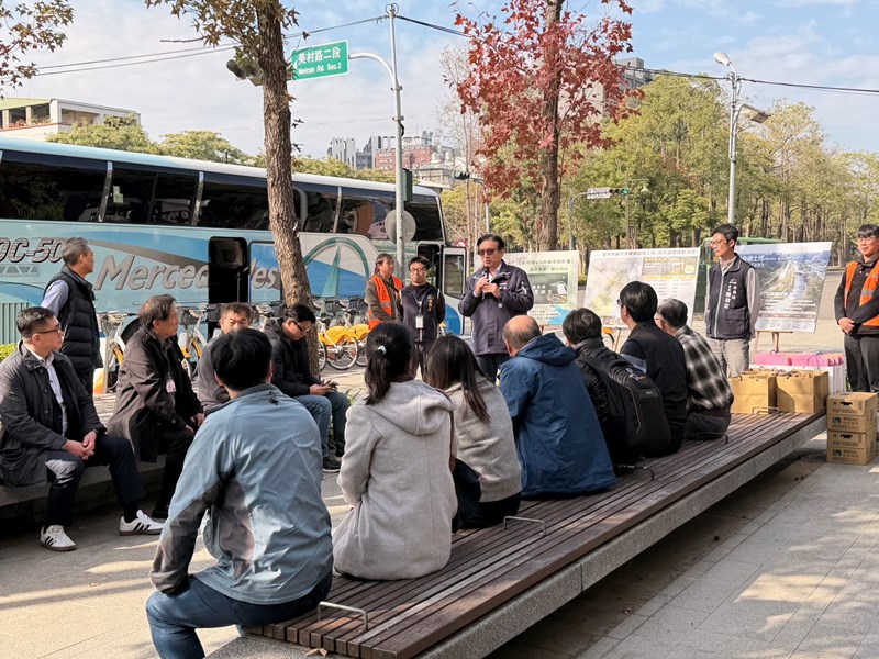 水利局長范世億表示-綠川興大段以-生態共融-親水共享-為核心理念-打開校園與河岸之間的界線-拓展市民休憩綠意空間