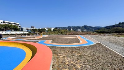 草湖溪畔新亮點-大里滑步車道與滑板車廣場啟用-親子遊憩再升級-2_0