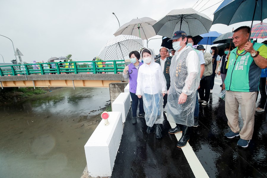 視察安良港排水護岸復建及改善工程